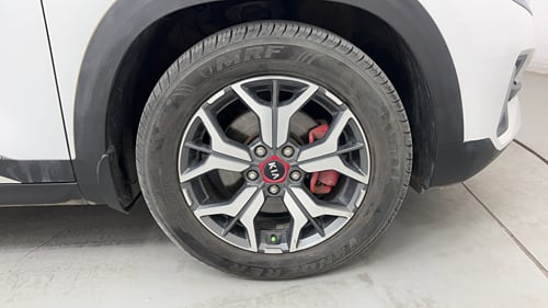 Used 2020 Kia Seltos GTX Plus AT 1.5 Diesel Diesel Automatic tyres RIGHT FRONT TYRE RIM VIEW