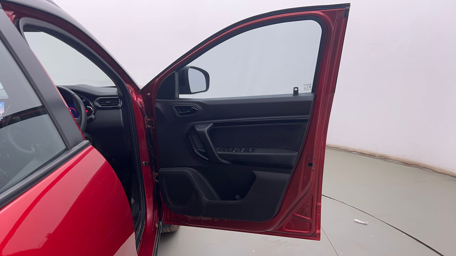 Used 2022 Renault Kiger RXZ Turbo MT Dual Tone Petrol Manual interior RIGHT FRONT DOOR OPEN VIEW