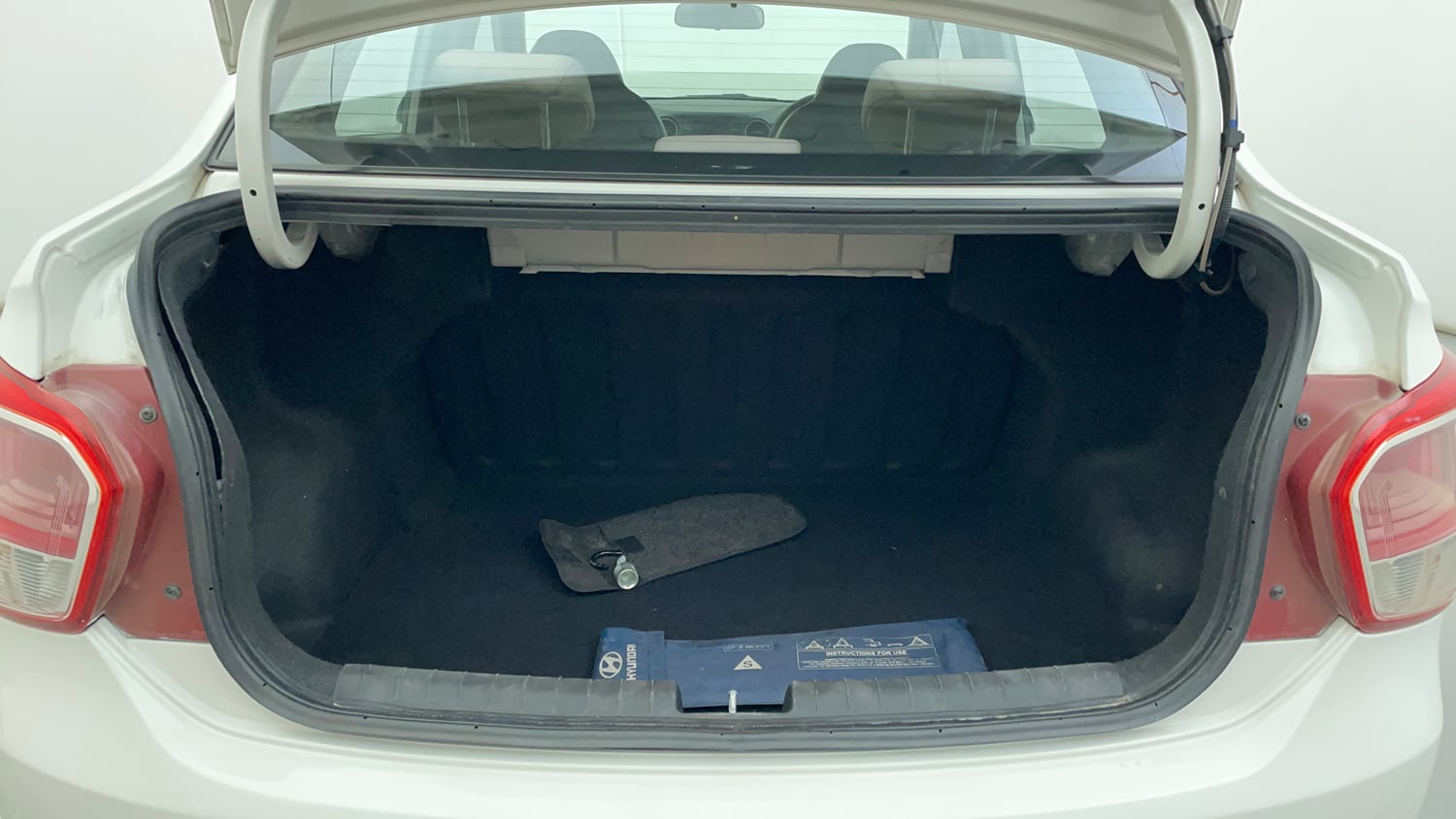 Used 2014 Hyundai Xcent S 1.2 (O) Petrol Manual interior DICKY INSIDE VIEW