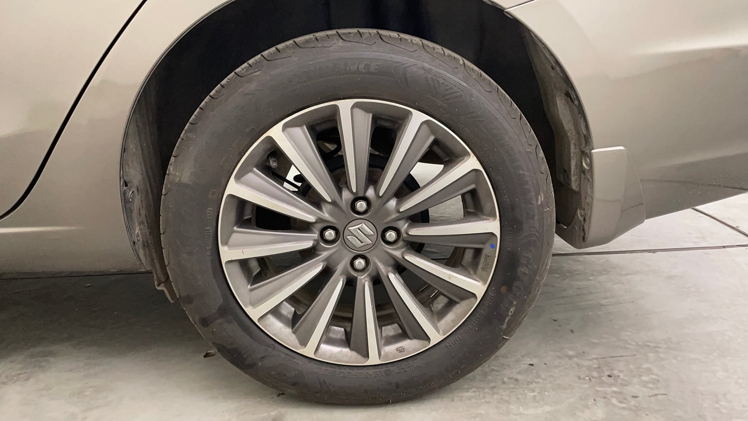 Used 2019 Maruti Suzuki Ciaz Alpha Hybrid 1.5 Petrol Manual tyres LEFT REAR TYRE RIM VIEW