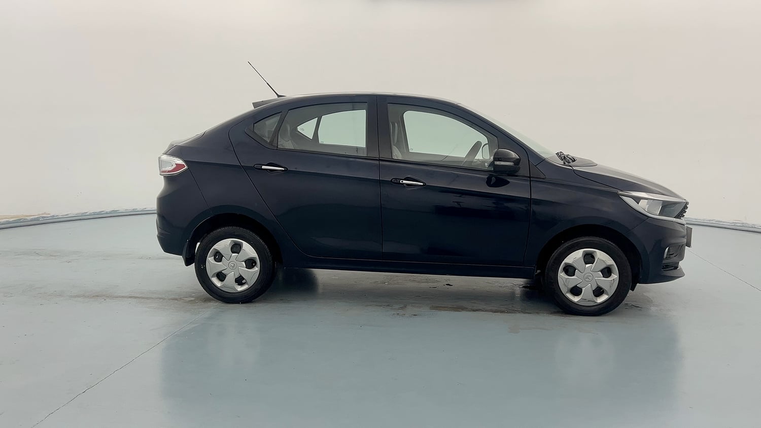 Used 2023 Tata Tigor XZ CNG Cng Manual exterior RIGHT SIDE VIEW