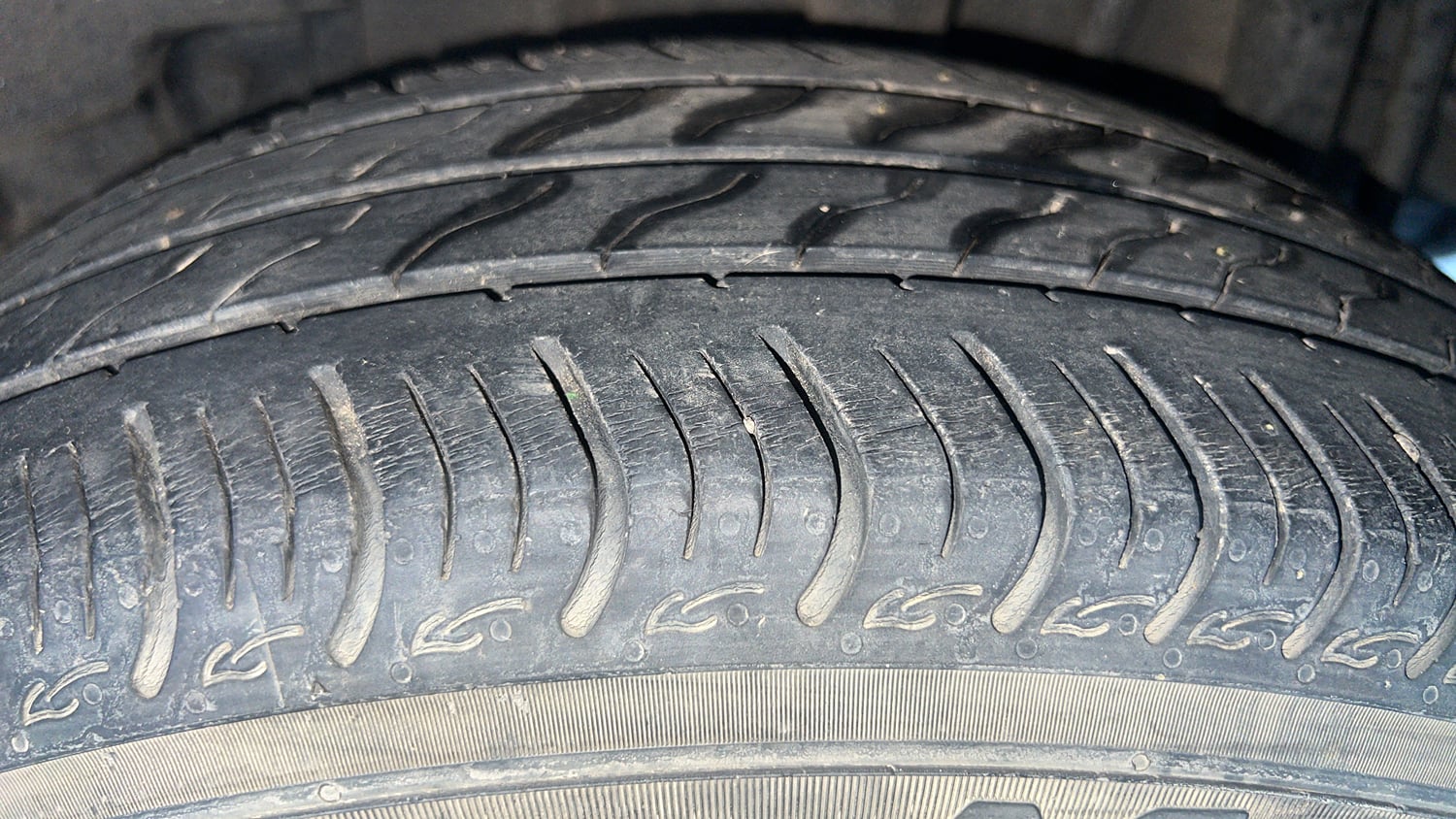 Used 2023 Tata Tigor XZA Plus Leatherette Pack Petrol Automatic tyres LEFT REAR TYRE TREAD VIEW
