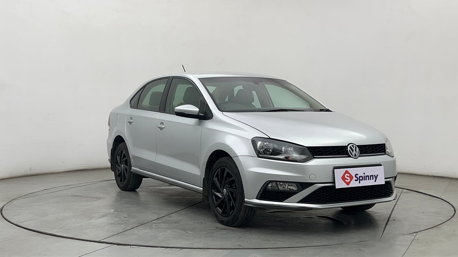 Used 2021 Volkswagen Vento Highline 1.0L TSI Petrol Manual exterior RIGHT FRONT CORNER VIEW