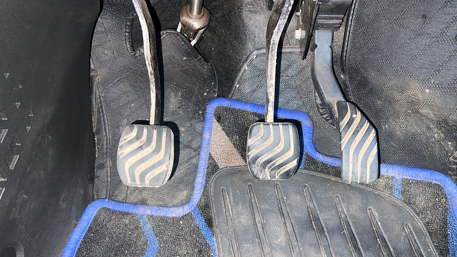 Used 2022 Renault Kiger RXT MT Petrol Manual interior PEDALS VIEW