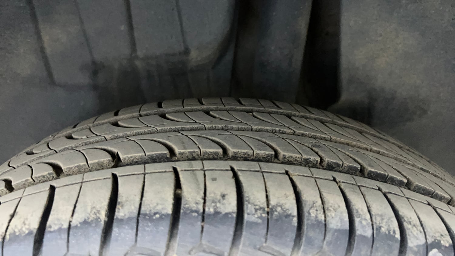Used 2021 Maruti Suzuki Swift ZXi Plus Petrol Manual tyres LEFT REAR TYRE TREAD VIEW