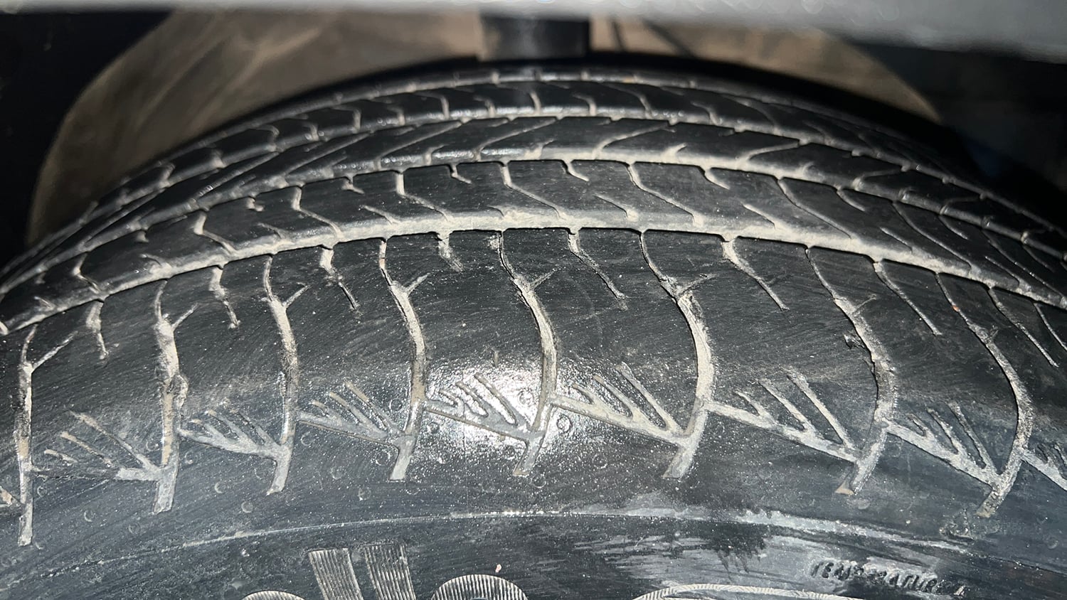 Used 2021 MG Motors Hector Plus Sharp 1.5 Petrol Turbo CVT 6-STR Petrol Automatic tyres RIGHT FRONT TYRE TREAD VIEW