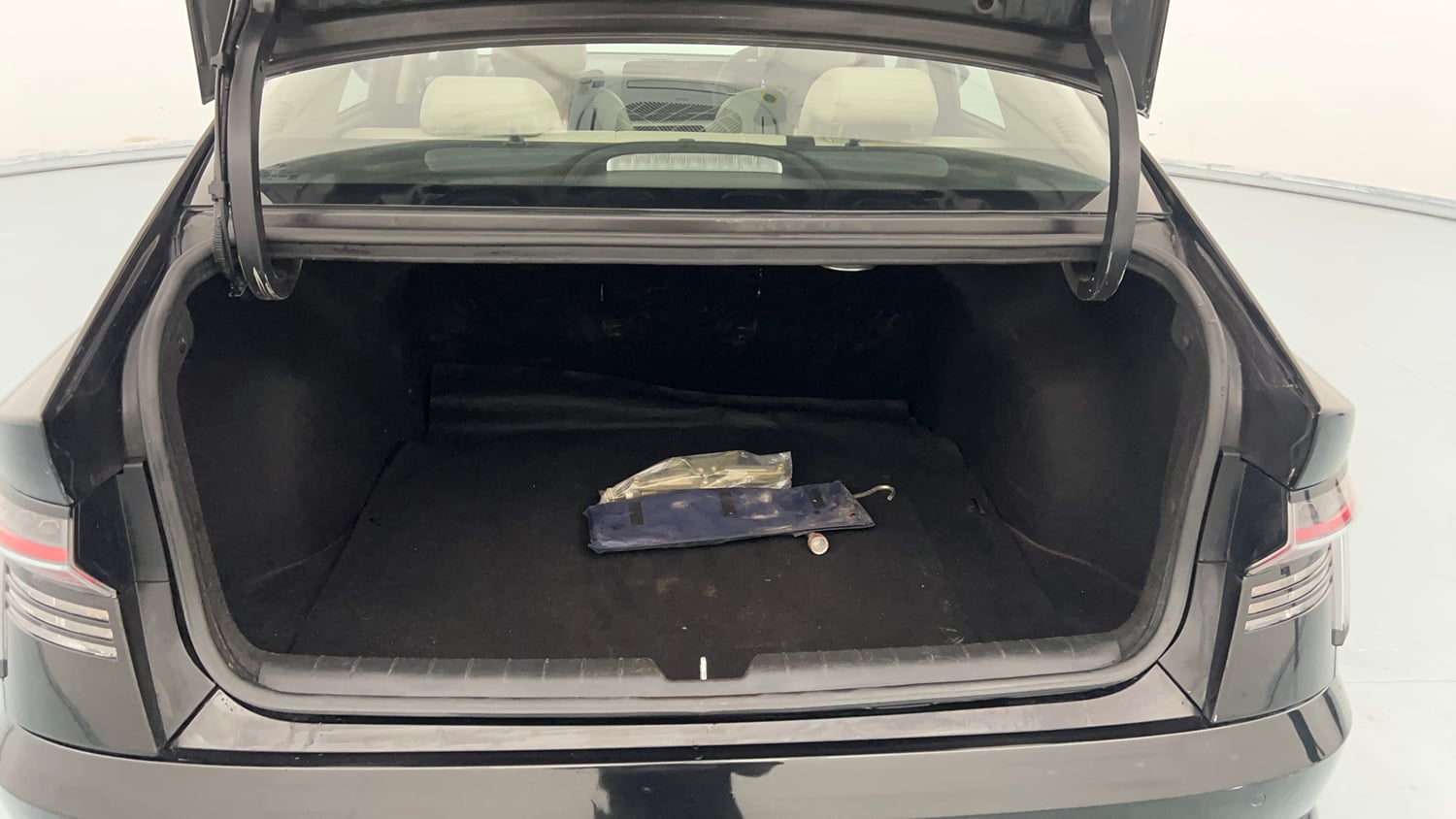 Used 2023 Hyundai Verna SX (O) 1.5 Petrol IVT Petrol Automatic interior DICKY INSIDE VIEW