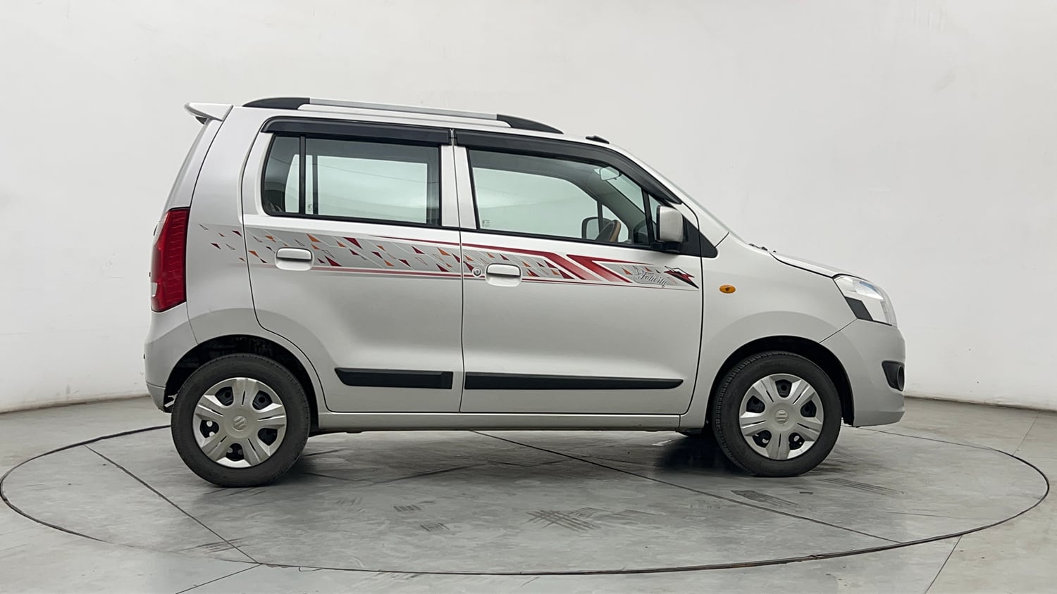 Used 2017 Maruti Suzuki Wagon R VXI Petrol Manual exterior RIGHT SIDE VIEW