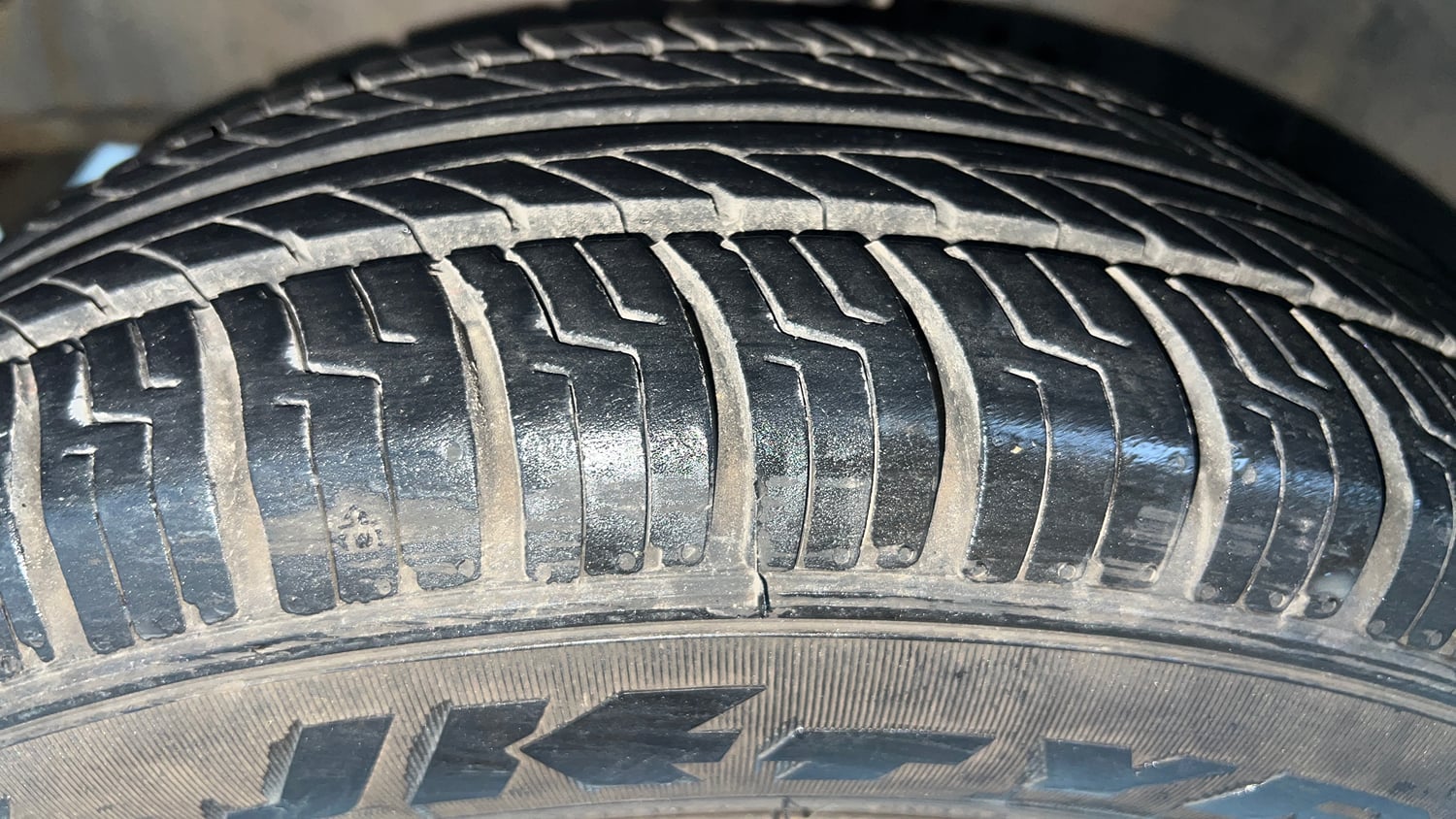 Used 2017 Honda Amaze 1.2 S i-VTEC Petrol Manual tyres LEFT FRONT TYRE TREAD VIEW