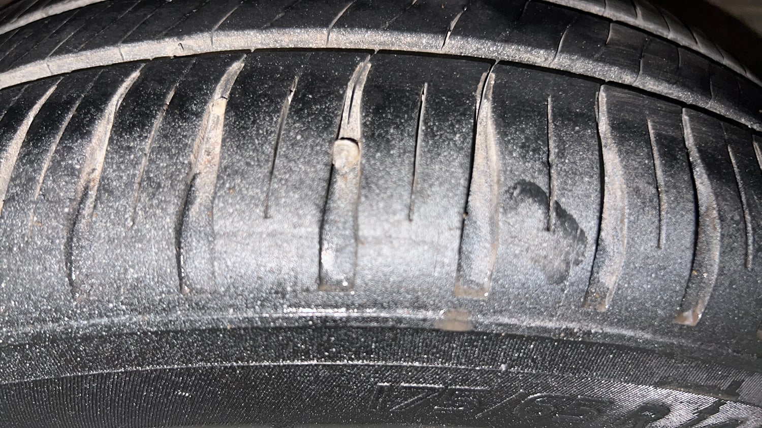 Used 2015 Honda Brio VX AT Petrol Automatic tyres LEFT REAR TYRE TREAD VIEW