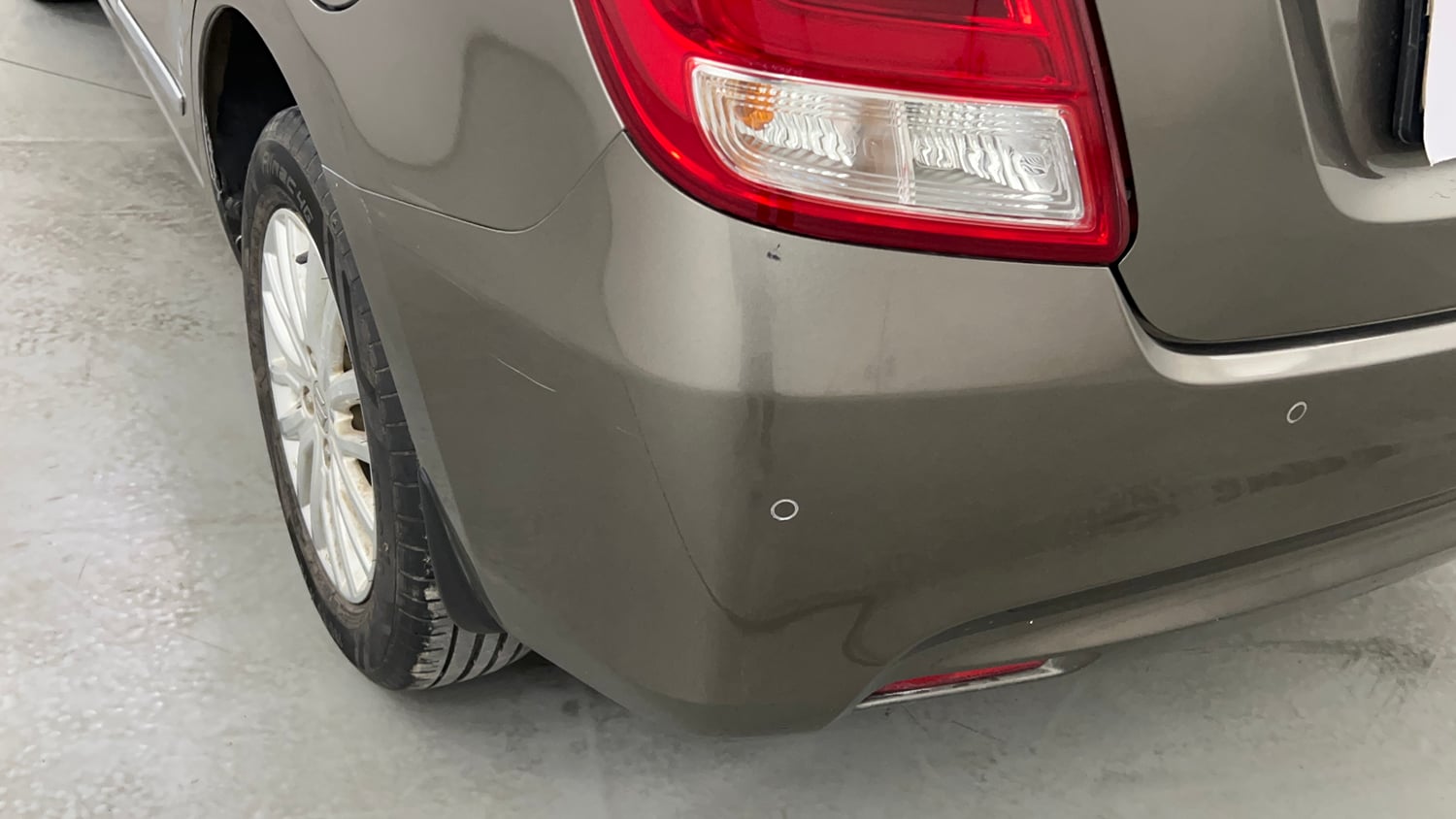 Used 2021 Maruti Suzuki Dzire ZXi AGS Petrol Automatic dents MINOR SCRATCH