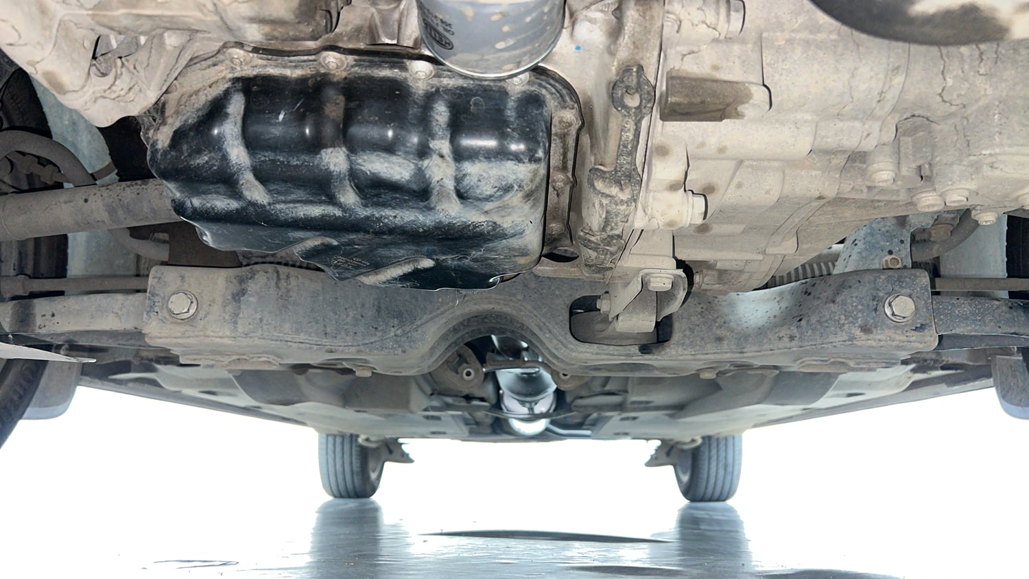Used 2021 Volkswagen Vento Highline 1.0L TSI Petrol Manual extra FRONT LEFT UNDERBODY VIEW
