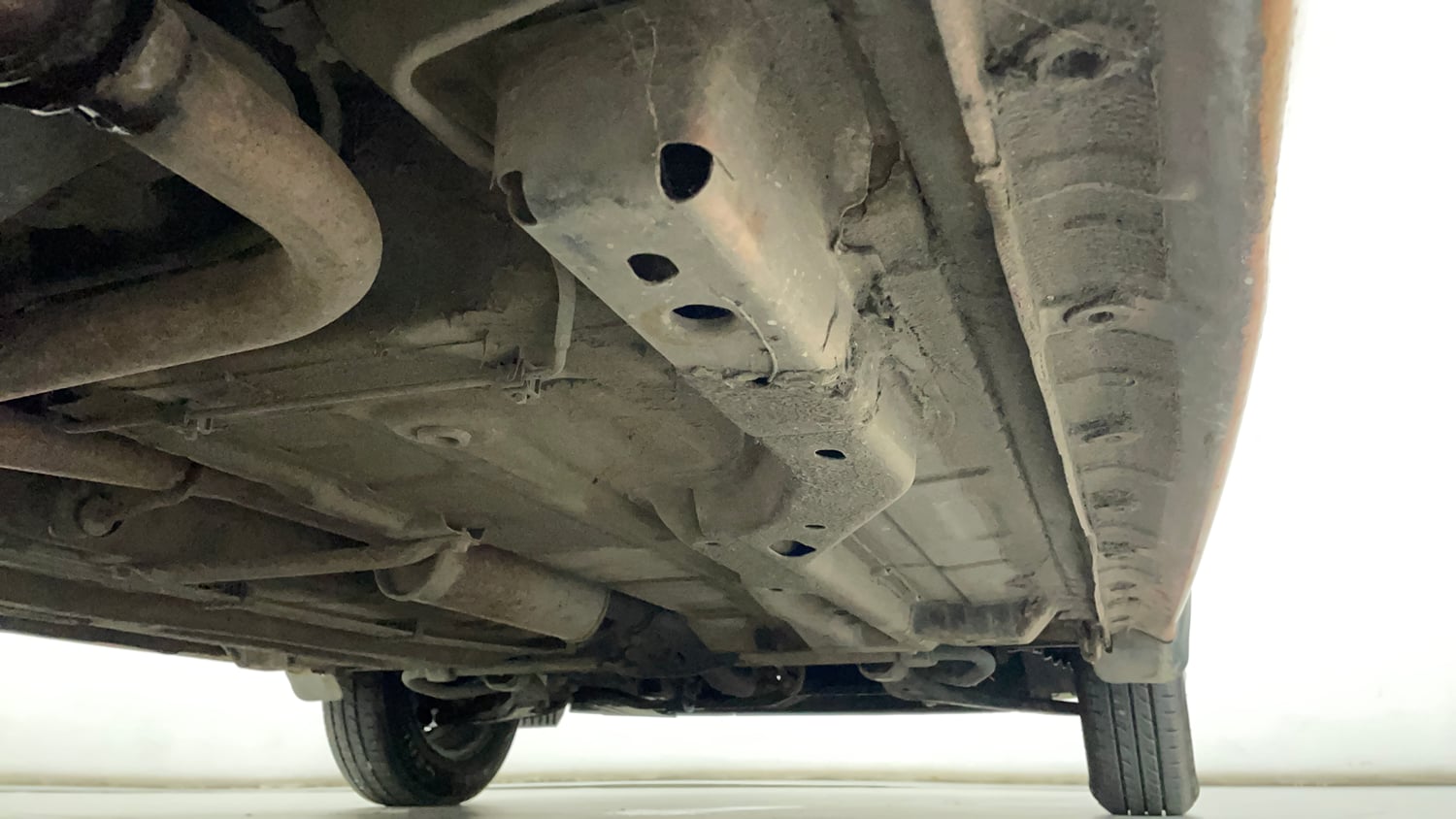 Used 2017 Tata Tiago Revotron XM Petrol Manual extra REAR RIGHT UNDERBODY VIEW