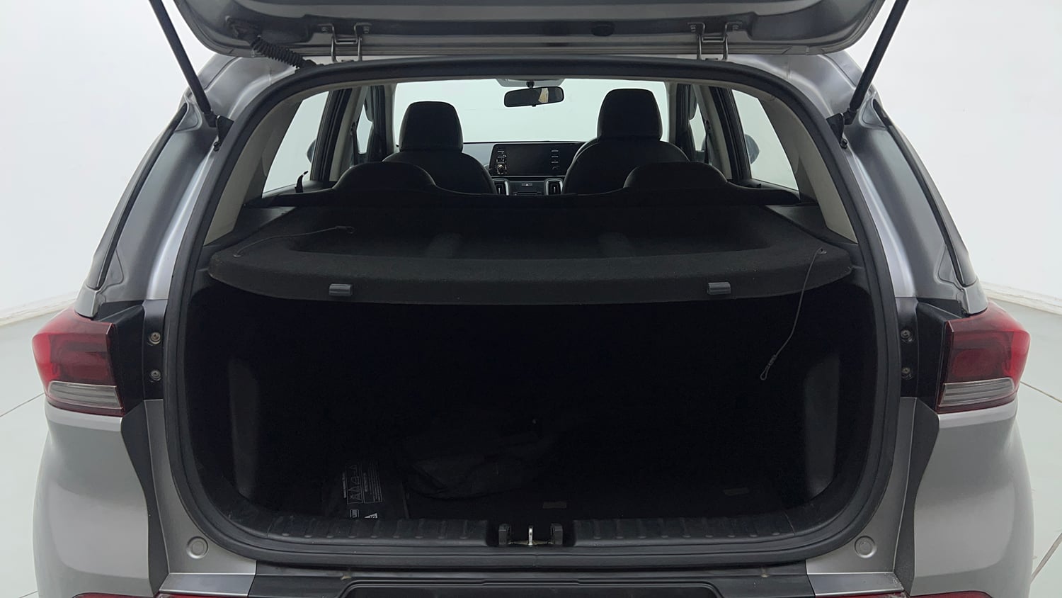 Used 2020 Kia Sonet HTX Plus 1.0 iMT Petrol Manual interior DICKY INSIDE VIEW