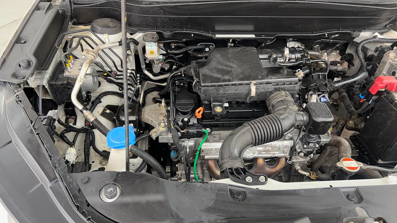 Used 2025 Maruti Suzuki Victoris VXI CNG MT 2W Cng Manual engine ENGINE RIGHT SIDE VIEW