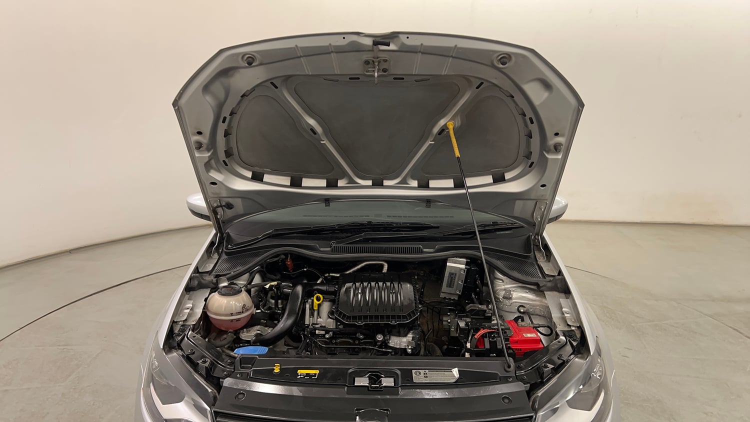 Used 2019 Volkswagen Polo Highline Plus 1.0 (P) 16 Alloy Petrol Manual engine ENGINE & BONNET OPEN FRONT VIEW