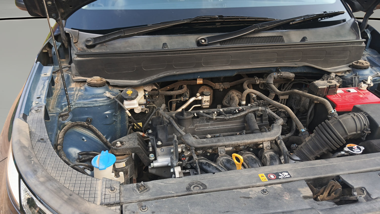 Used 2022 Hyundai Venue S 1.2 Petrol Petrol Manual engine ENGINE RIGHT SIDE VIEW
