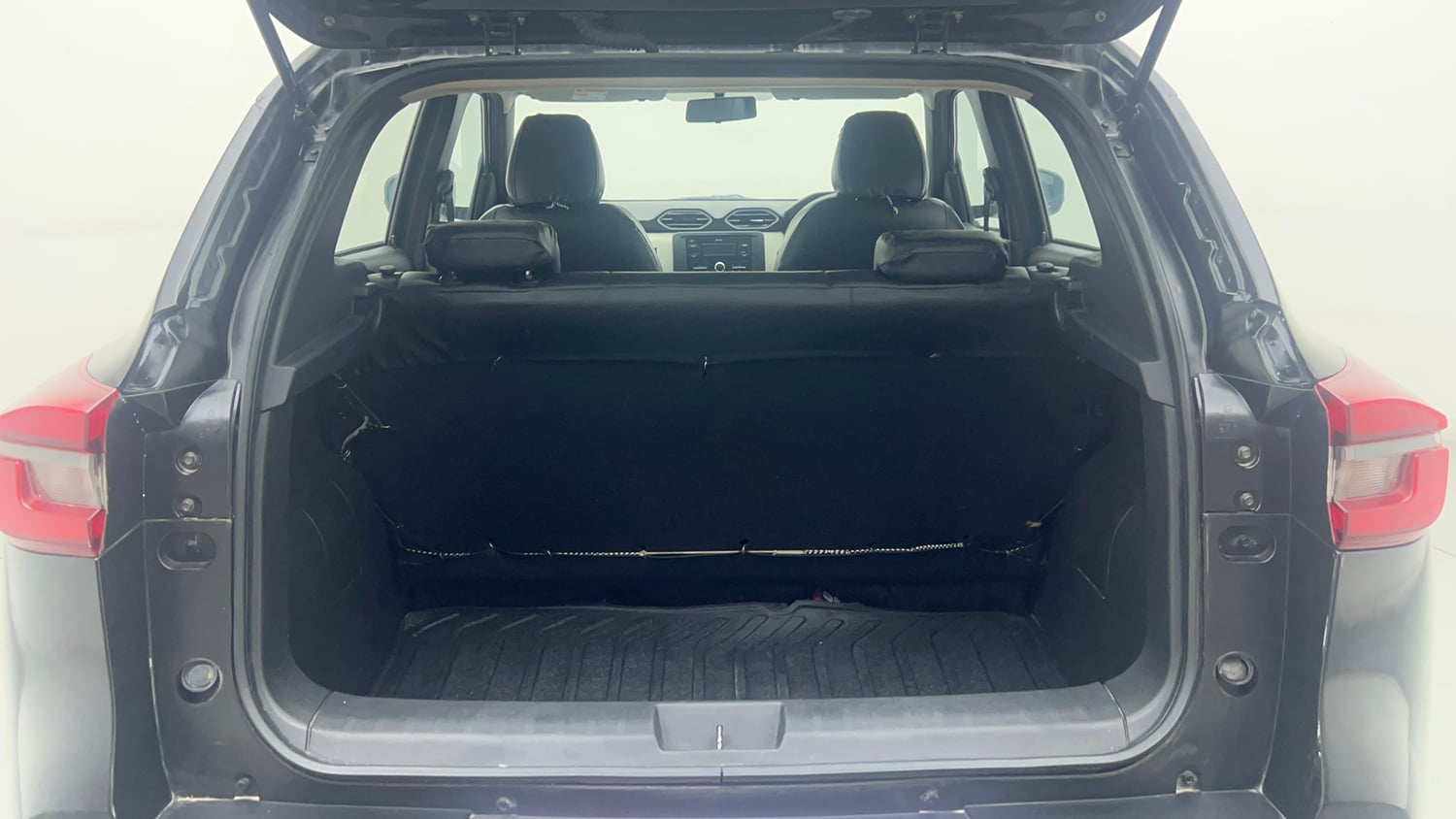 Used 2023 Nissan Magnite XL Petrol Manual interior DICKY INSIDE VIEW