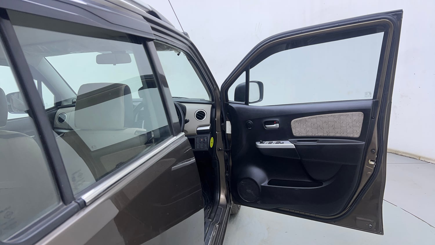 Used 2014 Maruti Suzuki Wagon R VXI Petrol Manual interior RIGHT FRONT DOOR OPEN VIEW