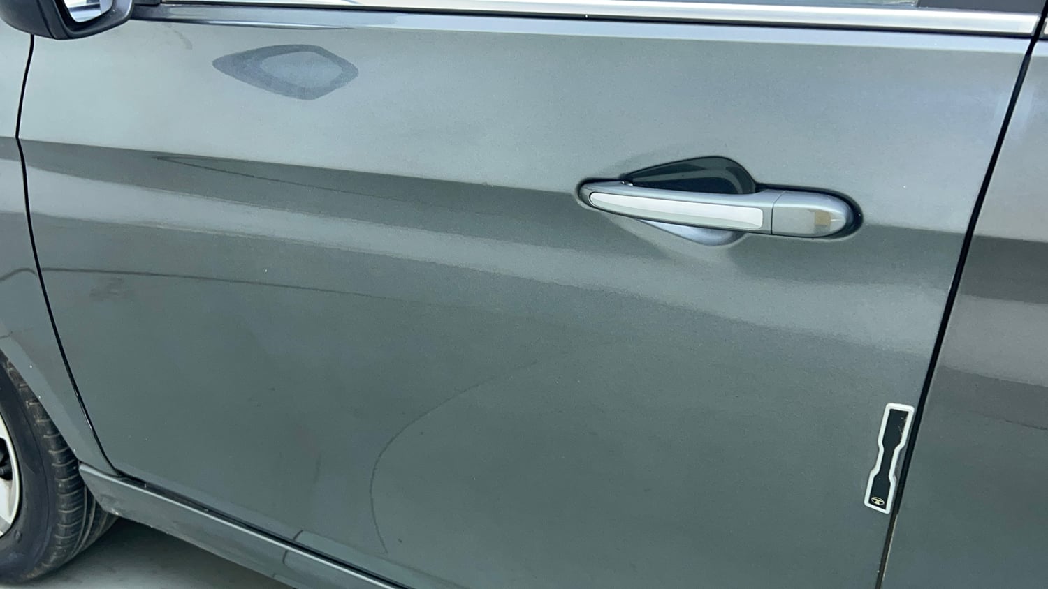 Used 2023 Tata Tigor XZA Plus Leatherette Pack Petrol Automatic dents MINOR DENT