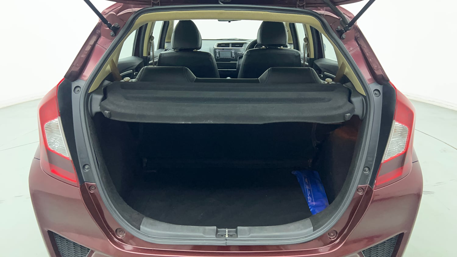 Used 2016 Honda Jazz V AT Petrol Petrol Automatic interior DICKY INSIDE VIEW