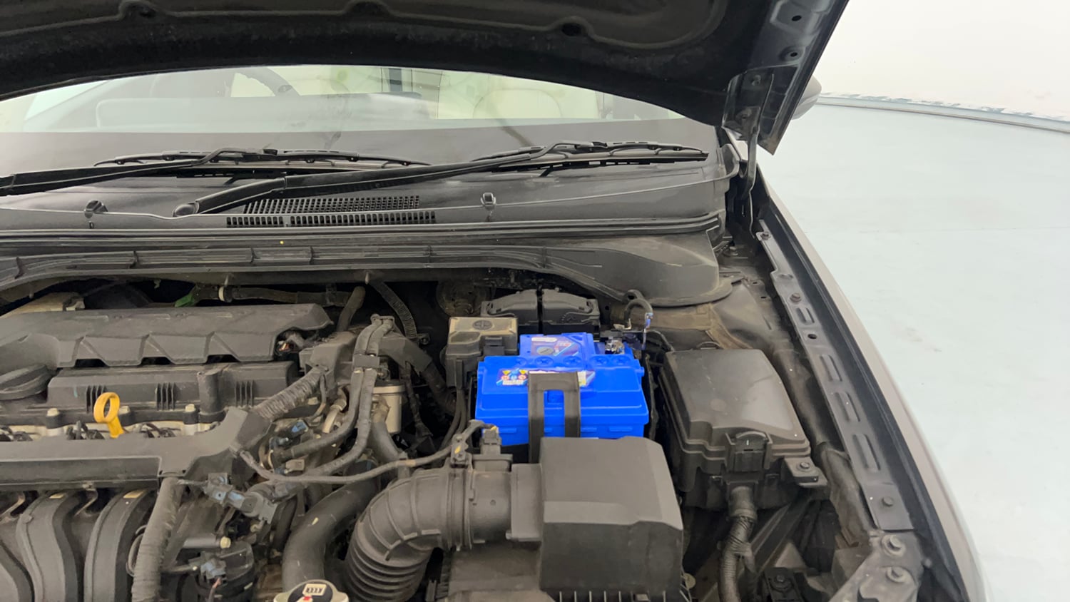 Used 2023 Hyundai Verna SX (O) 1.5 Petrol IVT Petrol Automatic engine ENGINE LEFT SIDE HINGE & APRON VIEW
