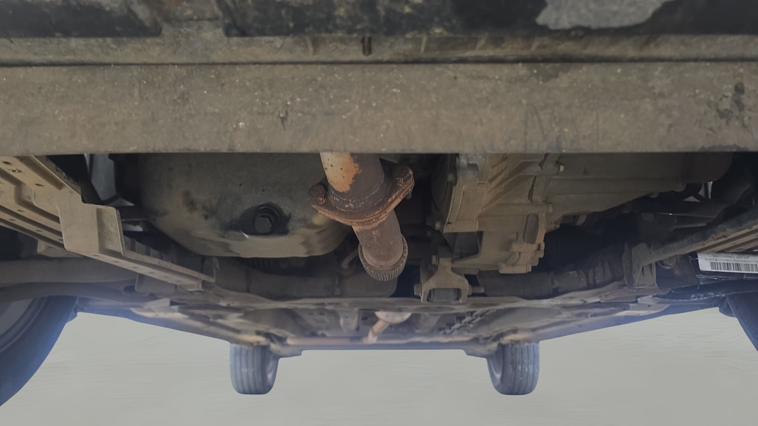 Used 2022 Tata Punch Creative Dual Tone Petrol Manual extra FRONT LEFT UNDERBODY VIEW