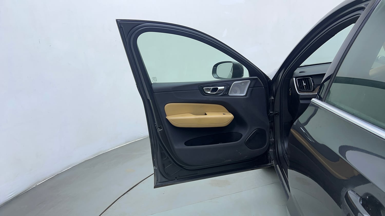 Used 2022 Volvo XC60 B5 Ultimate Petrol Automatic interior LEFT FRONT DOOR OPEN VIEW
