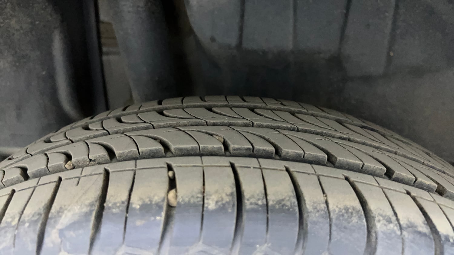 Used 2021 Maruti Suzuki Swift ZXi Plus Petrol Manual tyres RIGHT REAR TYRE TREAD VIEW