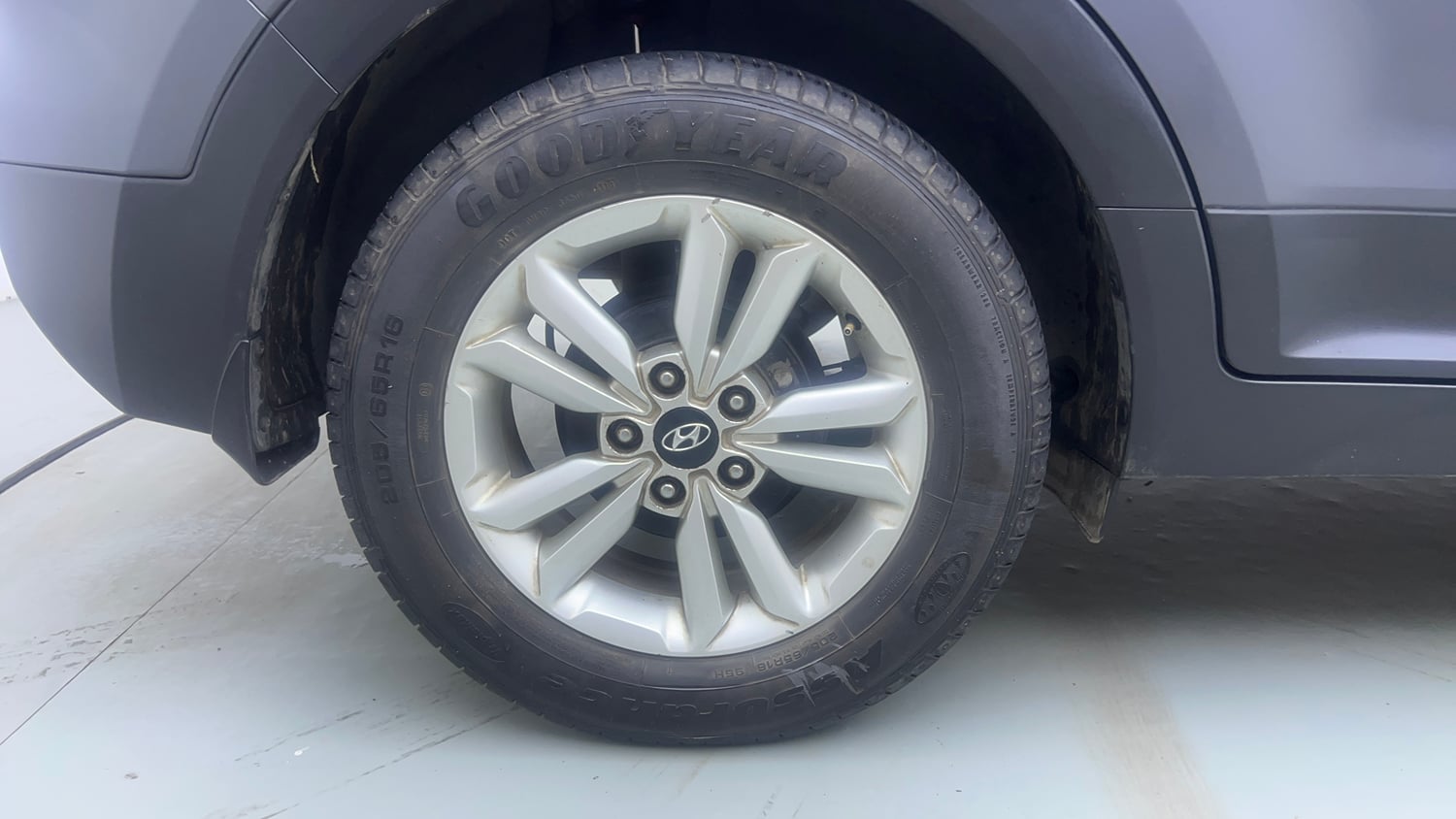 Used 2016 Hyundai Creta 1.6 SX Plus Petrol Petrol Manual tyres RIGHT REAR TYRE RIM VIEW
