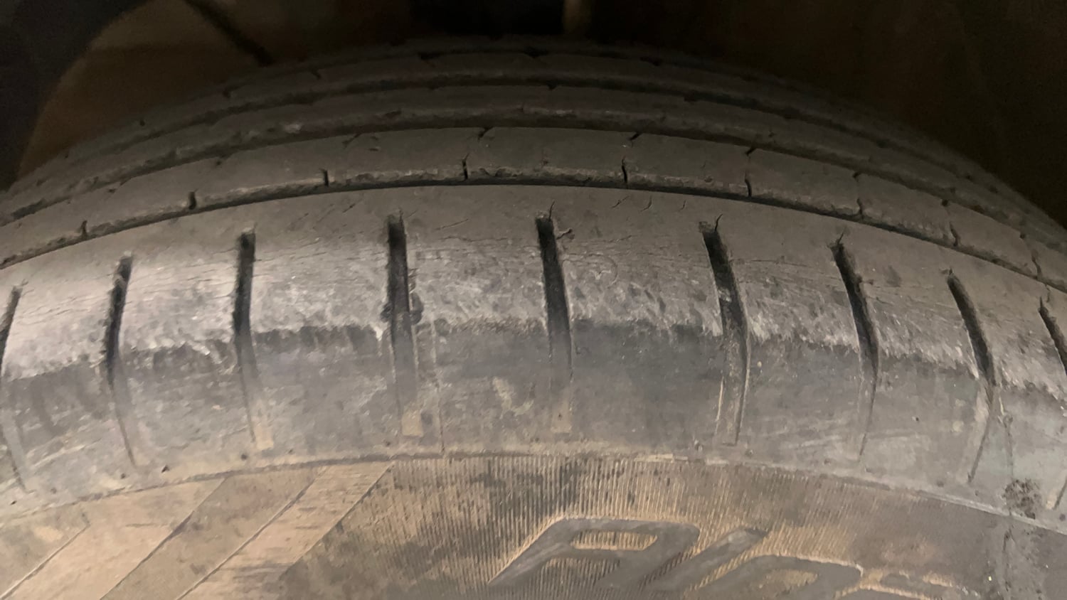 Used 2021 Maruti Suzuki Dzire ZXi AGS Petrol Automatic tyres LEFT FRONT TYRE TREAD VIEW