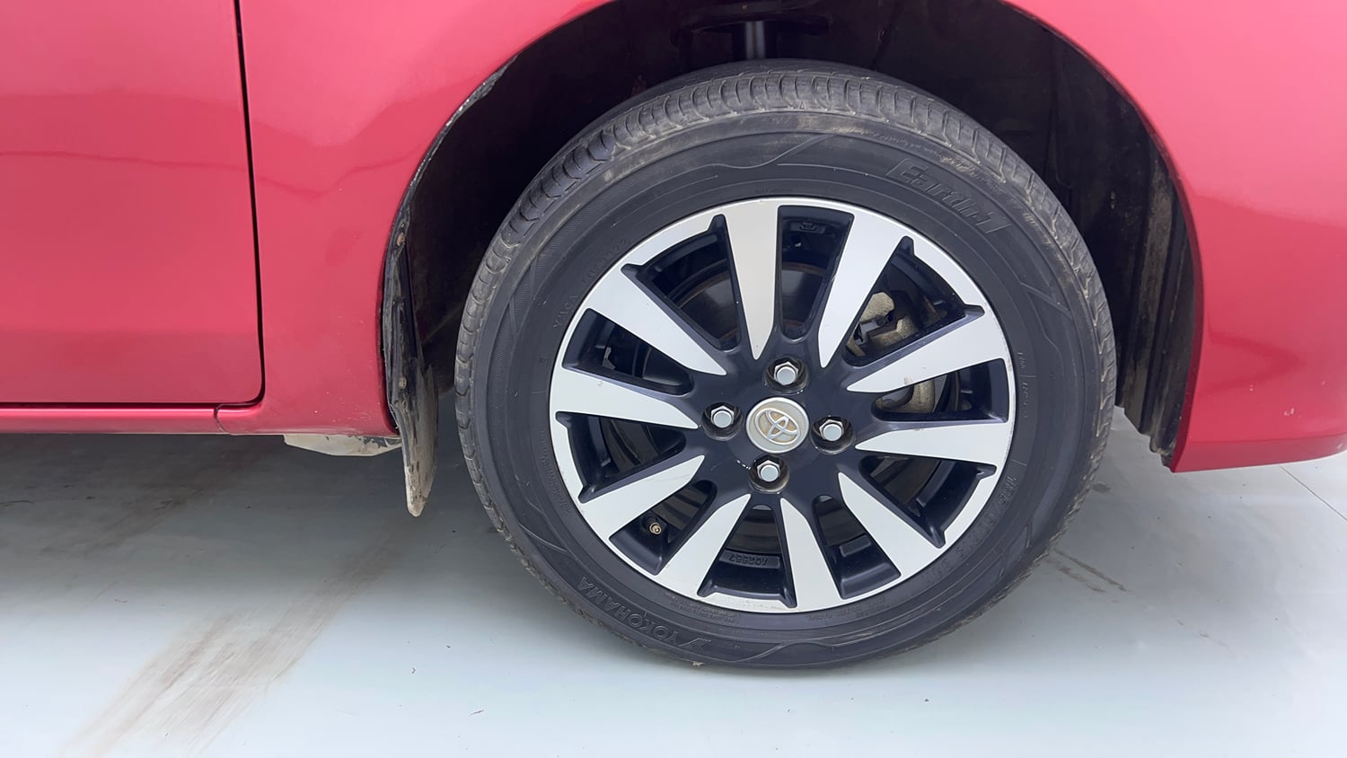 Used 2018 Toyota Etios Liva V Petrol Manual tyres RIGHT FRONT TYRE RIM VIEW