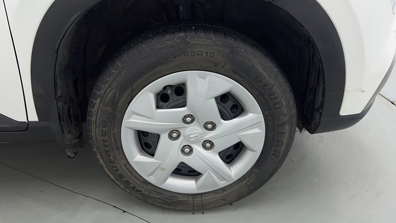Used 2022 Hyundai Venue S 1.2 Petrol Petrol Manual tyres RIGHT FRONT TYRE RIM VIEW