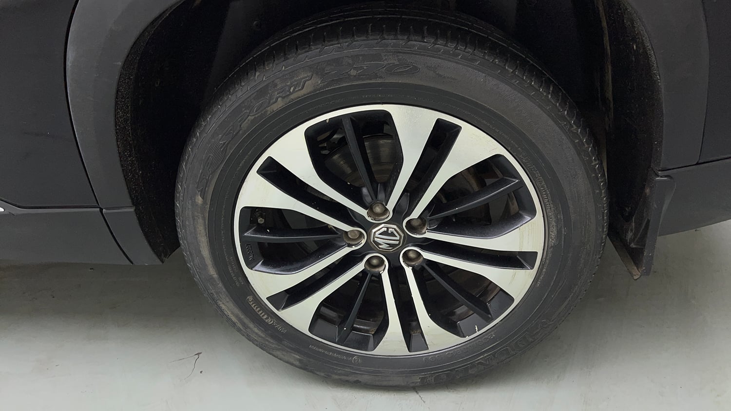 Used 2021 MG Motors Hector Plus Sharp 1.5 Petrol Turbo CVT 6-STR Petrol Automatic tyres LEFT REAR TYRE RIM VIEW