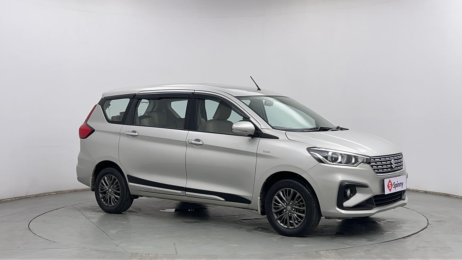 Used 2019 Maruti Suzuki Ertiga ZDi Plus 1.5 Diesel Diesel Manual exterior RIGHT FRONT CORNER VIEW