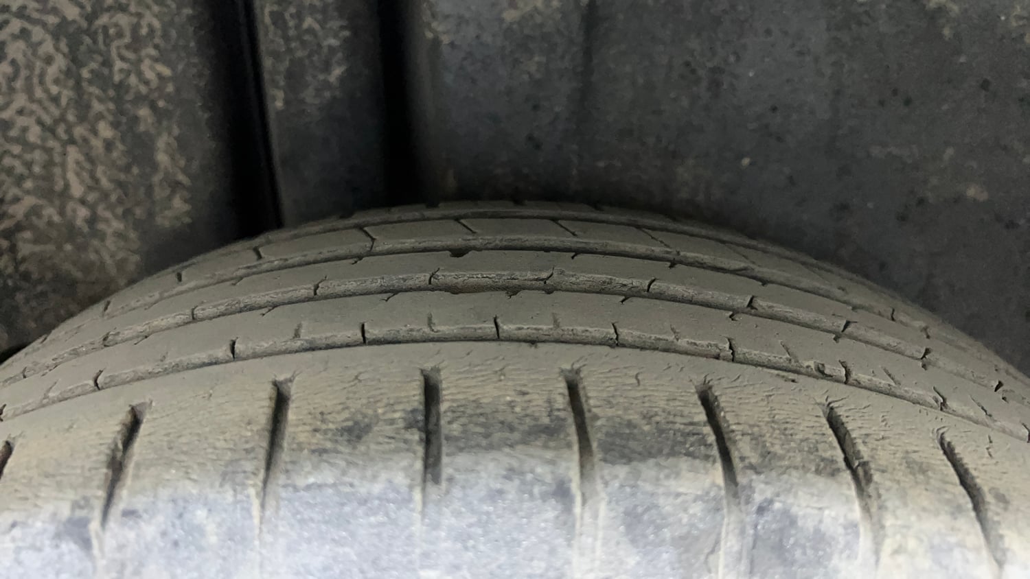 Used 2021 Maruti Suzuki Ciaz Alpha 1.5 Petrol Manual tyres RIGHT REAR TYRE TREAD VIEW