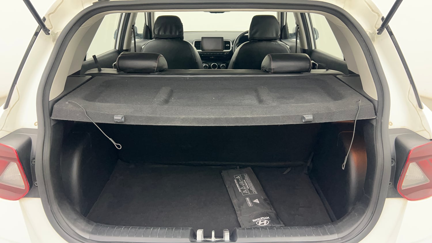 Used 2019 Hyundai Venue SX Plus 1.0 Turbo DCT Petrol Automatic interior DICKY INSIDE VIEW