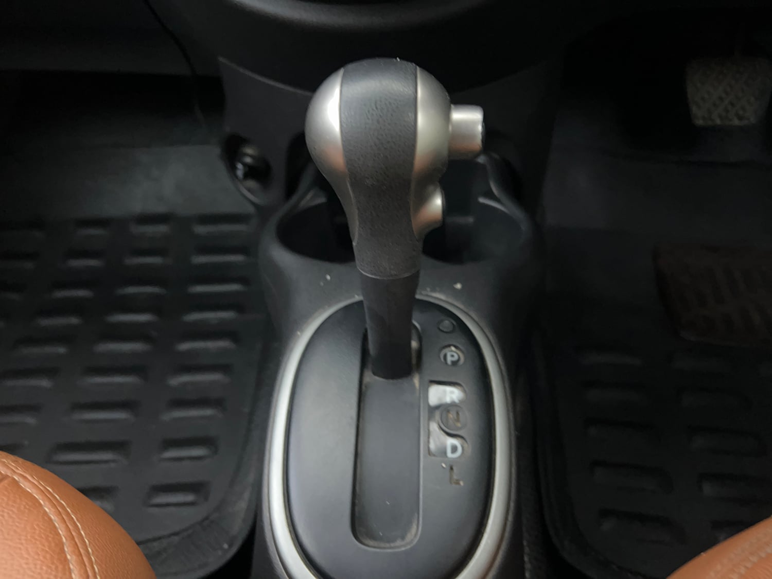 Used 2016 Nissan Micra XL CVT Petrol Automatic interior GEAR  KNOB VIEW