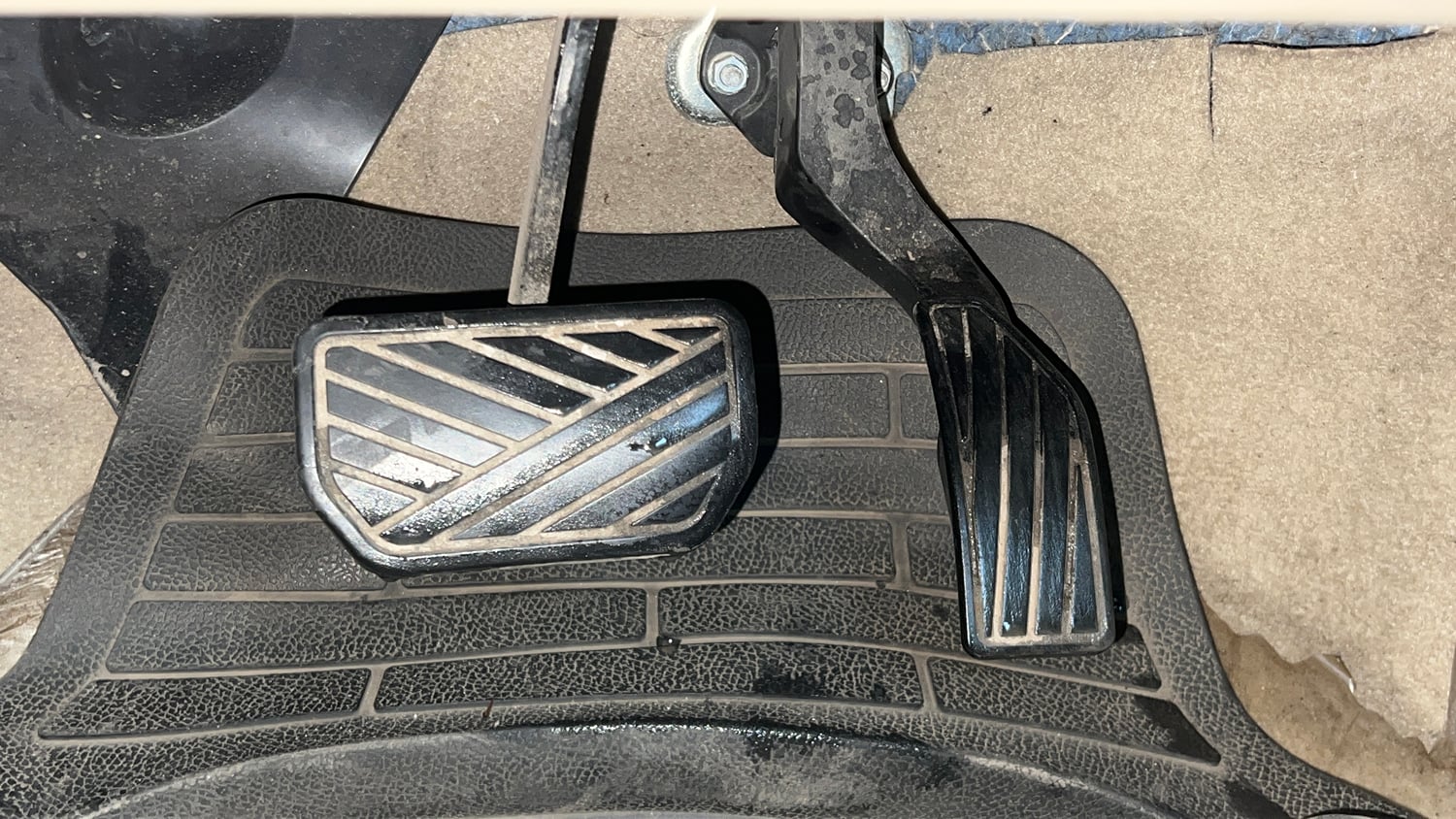Used 2019 Maruti Suzuki Ciaz Alpha Hybrid 1.5 AT Petrol Automatic interior PEDALS VIEW