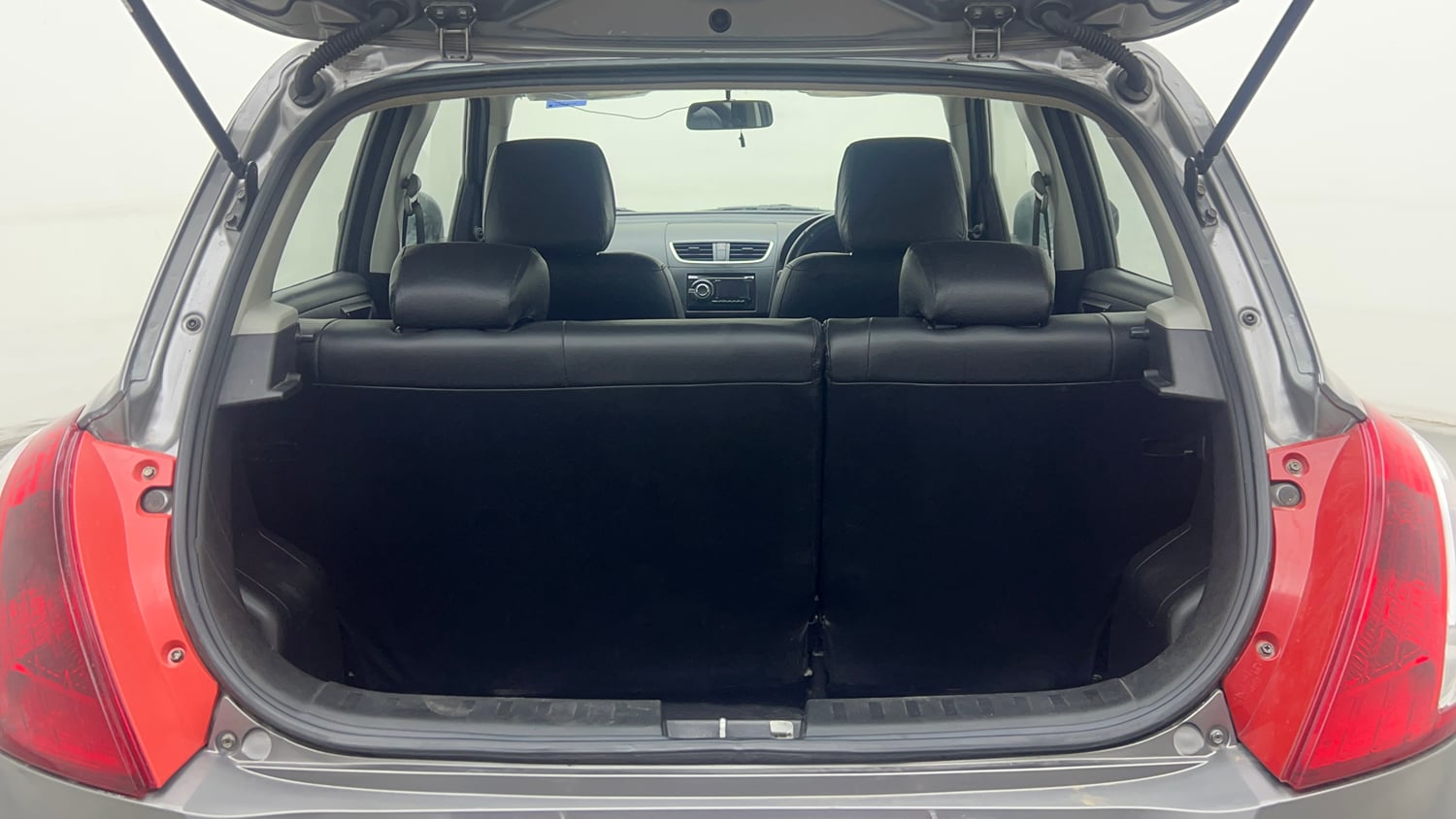 Used 2015 Maruti Suzuki Swift Lxi (O) Petrol Manual interior DICKY INSIDE VIEW