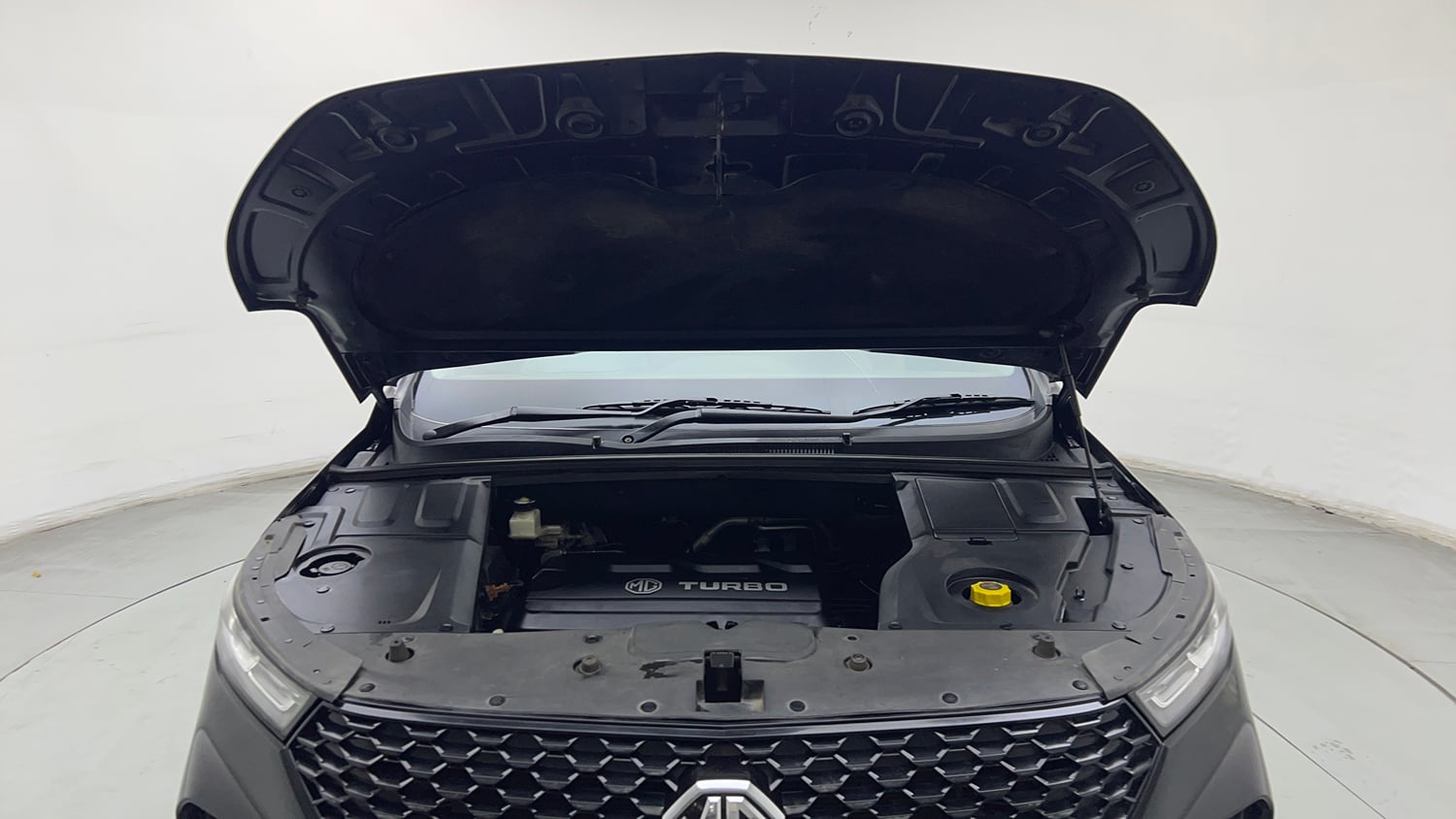 Used 2021 MG Motors Hector Plus Sharp 1.5 Petrol Turbo CVT 6-STR Petrol Automatic engine ENGINE & BONNET OPEN FRONT VIEW