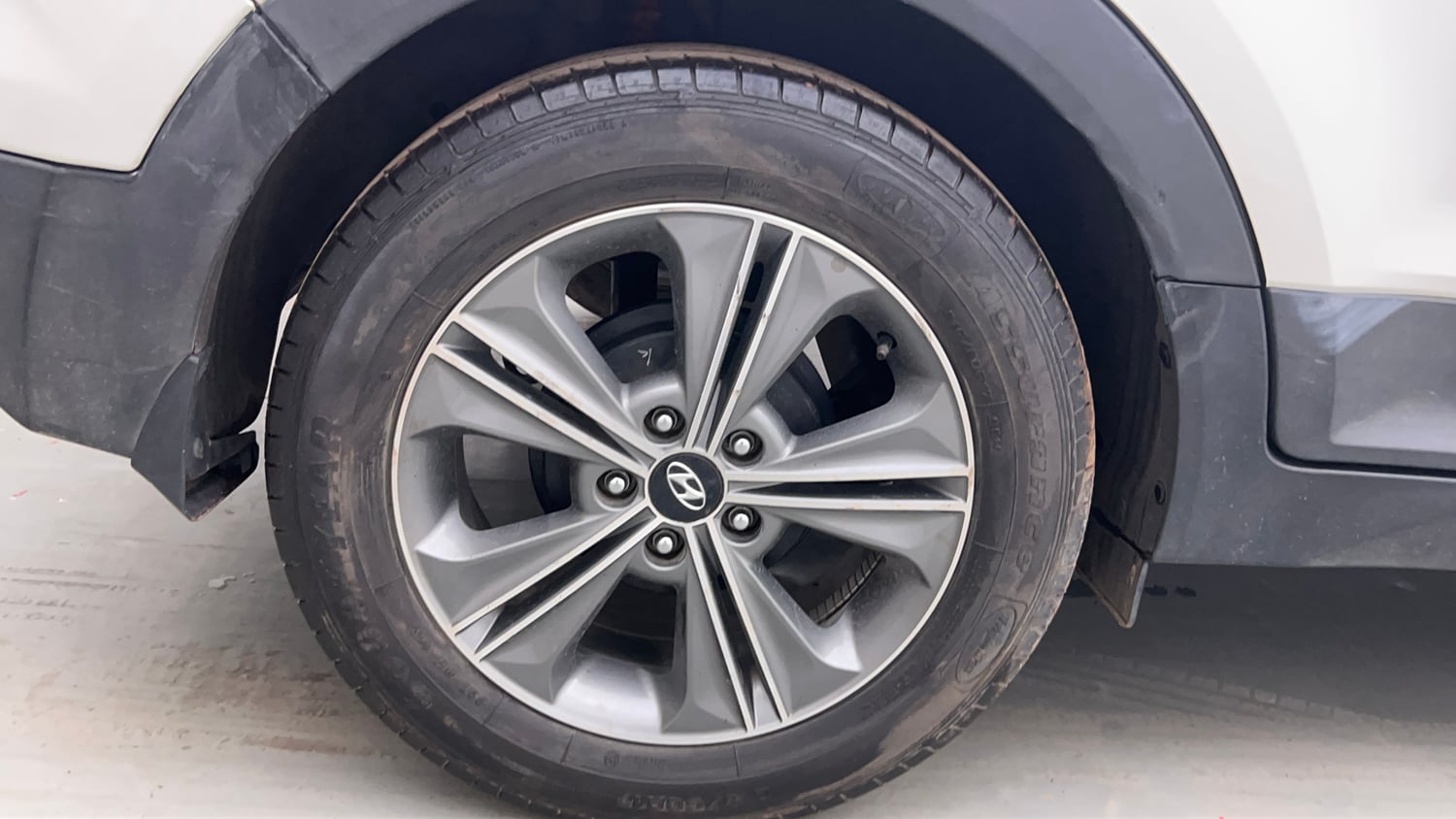 Used 2017 Hyundai Creta 1.6 SX Plus Petrol Special Edition Petrol Manual tyres RIGHT REAR TYRE RIM VIEW