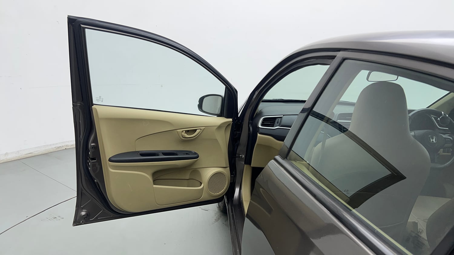 Used 2017 Honda Amaze 1.2 S i-VTEC Petrol Manual interior LEFT FRONT DOOR OPEN VIEW