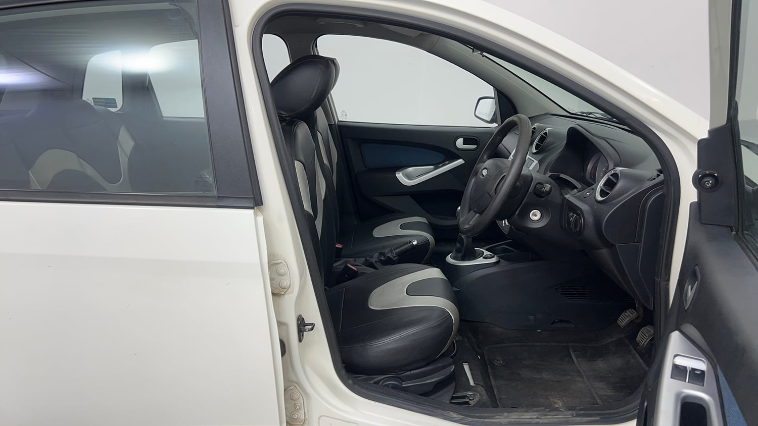 Used 2015 Ford Figo Duratec Petrol Titanium 1.2 Petrol Manual interior RIGHT SIDE FRONT DOOR CABIN VIEW