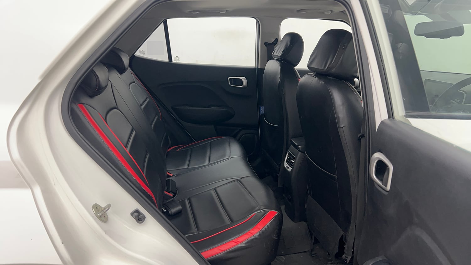 Used 2019 Hyundai Venue SX Plus 1.0 Turbo DCT Petrol Automatic interior RIGHT SIDE REAR DOOR CABIN VIEW