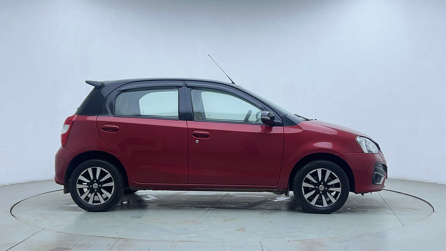 Used 2018 Toyota Etios Liva V Petrol Manual exterior RIGHT SIDE VIEW