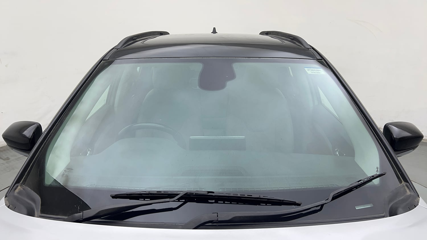 Used 2022 Jeep Compass Limited (O) 1.4 Petrol DCT Petrol Automatic exterior FRONT WINDSHIELD VIEW