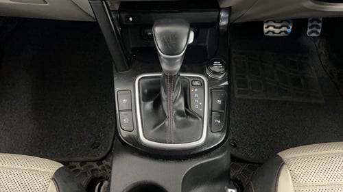 Used 2020 Kia Seltos GTX Plus AT 1.5 Diesel Diesel Automatic interior GEAR  KNOB VIEW