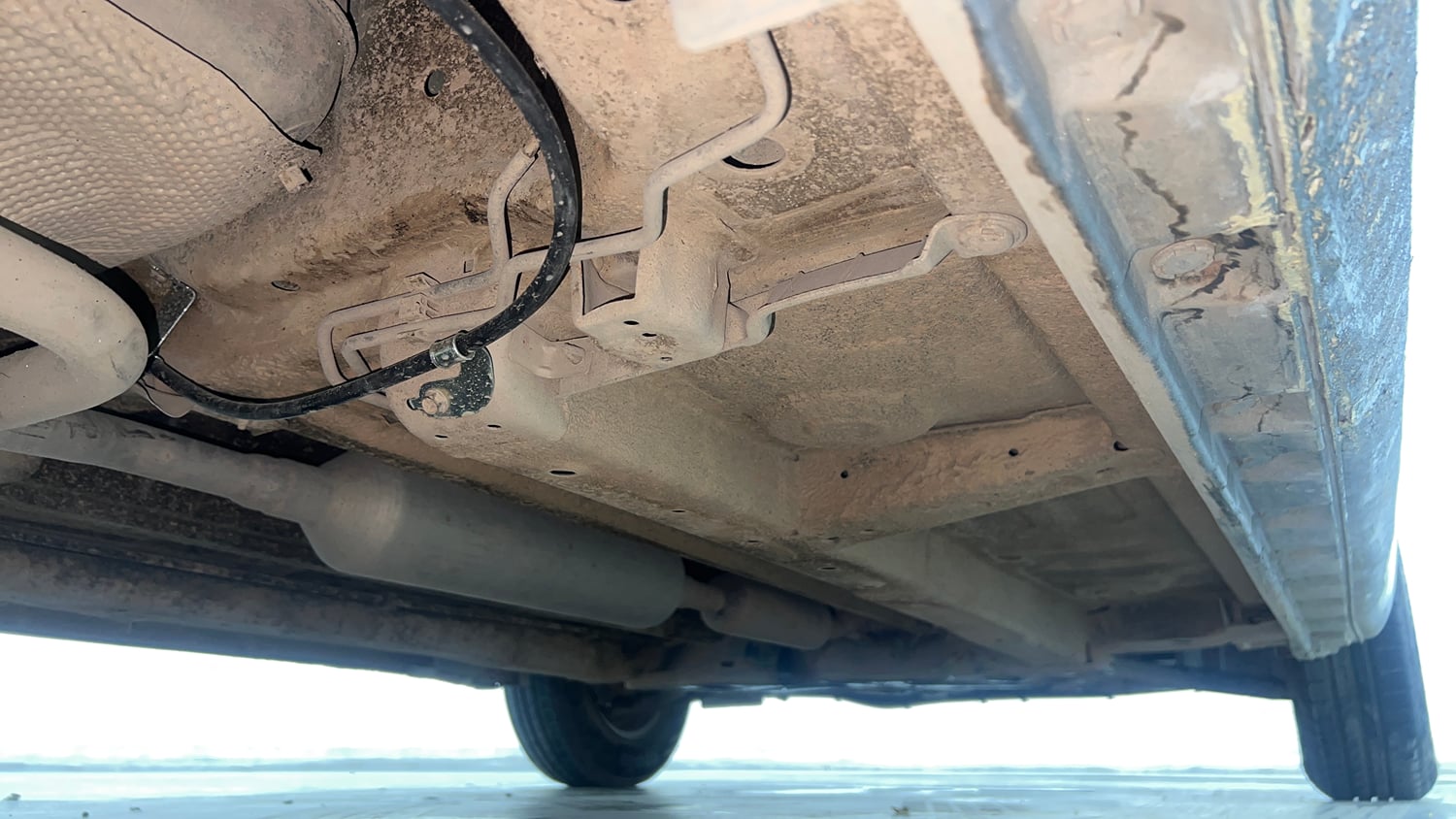 Used 2015 Maruti Suzuki Swift Lxi (O) Petrol Manual extra REAR RIGHT UNDERBODY VIEW