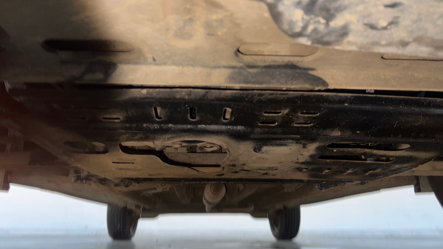 Used 2021 Renault Kiger RXT AMT Petrol Automatic extra FRONT LEFT UNDERBODY VIEW